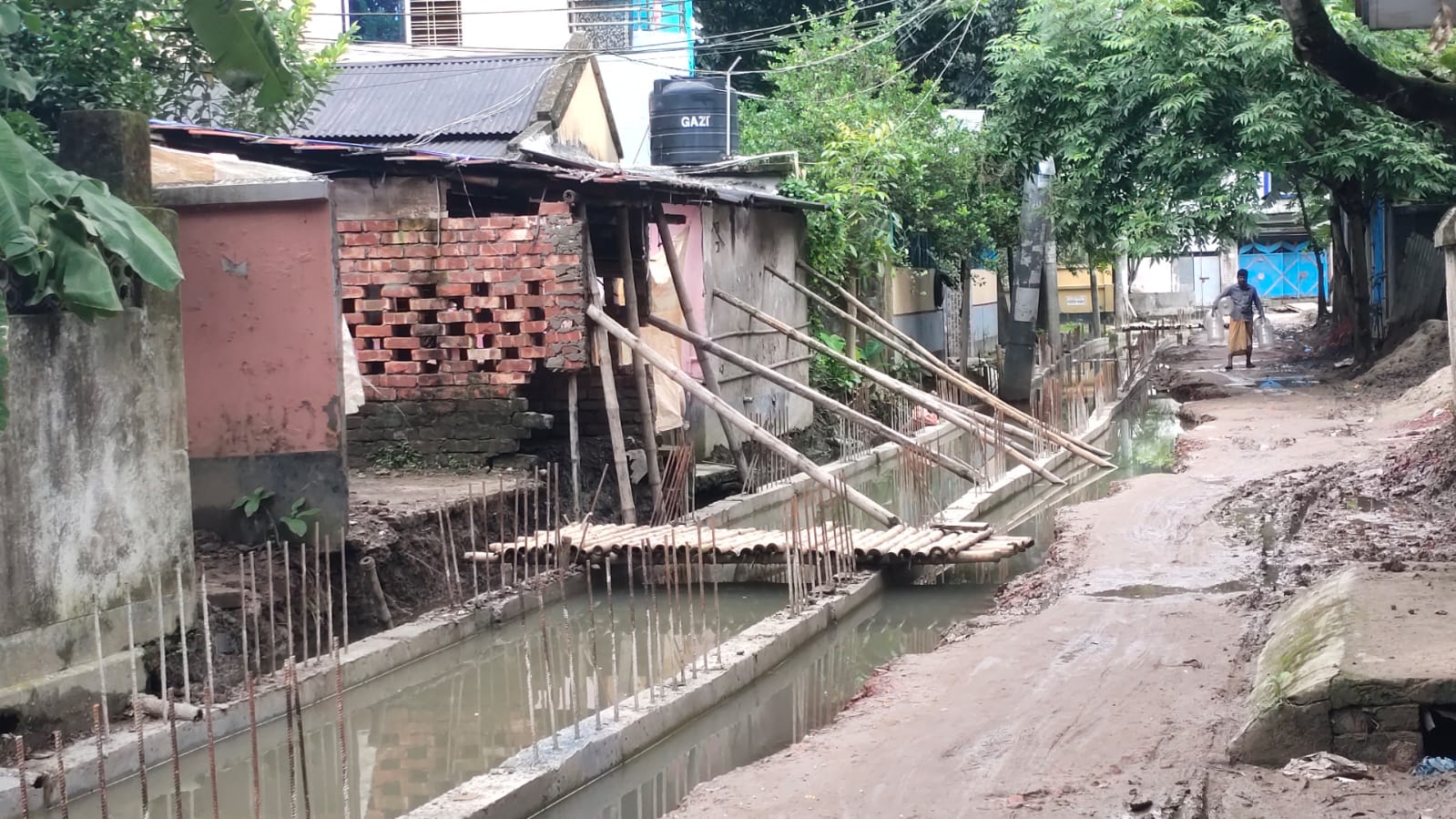 ৪০ কোটি টাকার ড্রেন প্রকল্পে বর্ষায় দুর্ভোগে নগরবাসী
